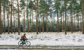 Beeld bij Koud? Zo blijf je toch warm op de fiets