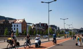 Beeld bij Fietser moet wennen aan hogere snelheid in spits