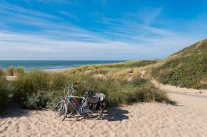 Beeld bij Friesland en Zeeland beste fietsprovincies van Nederland