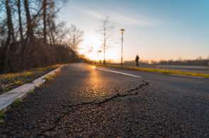 Beeld bij Gat in het fietspad? Zo meld je het